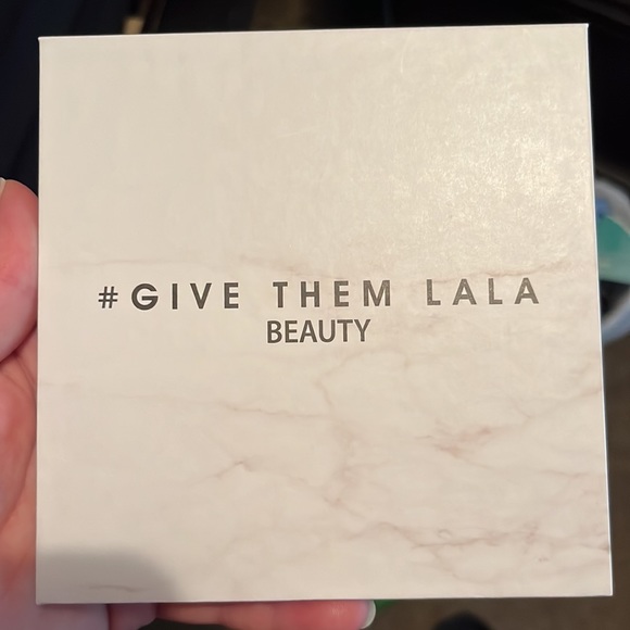 #GIVE THEM LALA BEAUTY - Picture 3 of 4